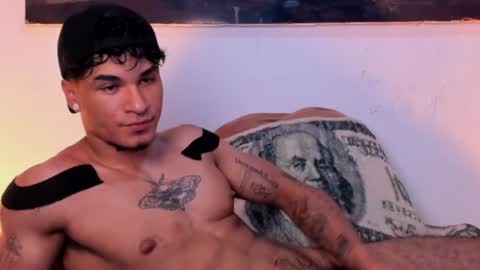 Snapshot of thomas_fit1 chatting on February 7, 1:47 am Thomas 3  JUST STAY AND BE MY LAST LOVE online show from February 7, 1:47 am