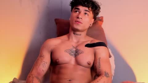 Snapshot of thomas_fit1 chatting on December 26, 1:51 am Thomas 3  JUST STAY AND BE MY LAST LOVE online show from December 26, 1:51 am