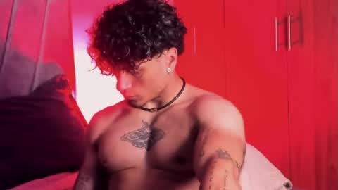 Snapshot of thomas_fit1 chatting on October 2, 4:27 am Thomas 3  JUST STAY AND BE MY LAST LOVE online show from October 2, 4:27 am