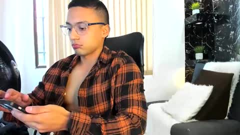  T H O M A S online show from November 21, 1:21 pm