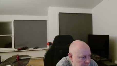 thomash32 online show from November 30, 9:06 pm