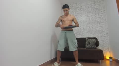 thomass_conor online show from January 17, 2:39 am