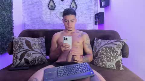 thomass_conor online show from September 18, 12:07 pm