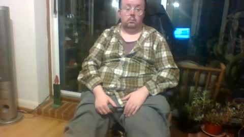 Thomsam88 check out my bio for loads of hot videos mmmmmmmmmm online show from December 4, 2:18 am