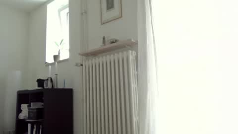 Tom online show from March 21, 1:48 pm