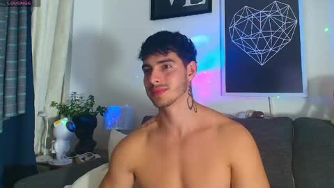 thomylov online show from April 10, 1:45 am