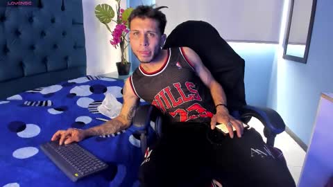 Thonixxx mr online show from March 2, 7:21 pm