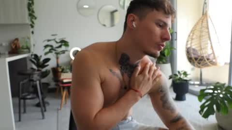 Sebastian online show from February 15, 4:34 pm