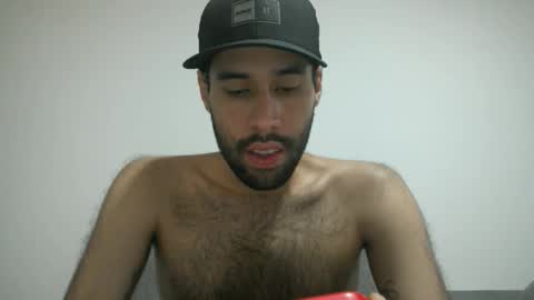 Snapshot of throwawayyourgun chatting on December 11, 5:43 pm Luka online show from December 11, 5:43 pm