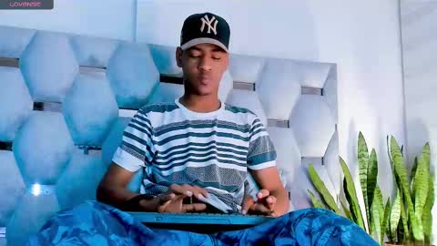 tiago_xxx_ online show from October 30, 2:46 am