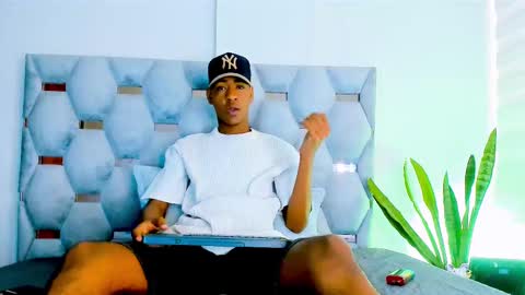 tiago_xxx_ online show from October 27, 9:17 pm