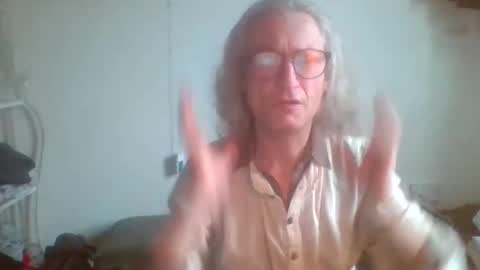 tiddles12345 online show from April 13, 5:35 pm