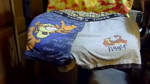 Twig and berries... online show from March 30, 4:13 am