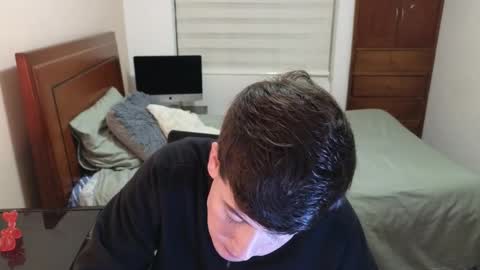 Snapshot of tightncuteass chatting on October 24, 2:57 am Camilo online show from October 24, 2:57 am
