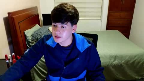 Snapshot of tightncuteass chatting on October 25, 3:08 am Camilo online show from October 25, 3:08 am