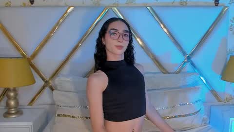 Thomm  Independent Model online show from March 8, 7:45 am