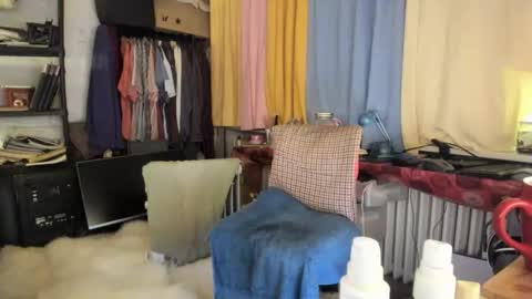 Snapshot of tittkiss chatting on October 24, 7:43 am liebe es mich nackt vor der cam zu zeigen online show from October 24, 7:43 am