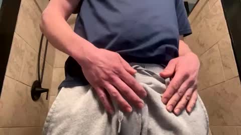 Snapshot of tittyzandbeer chatting on March 1, 10:45 am tittyzandbeer online show from March 1, 10:45 am