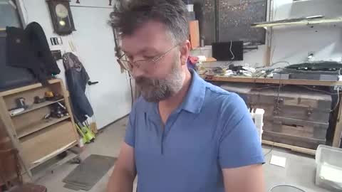 Snapshot of tmosmun chatting on October 7, 1:10 am Tim online show from October 7, 1:10 am