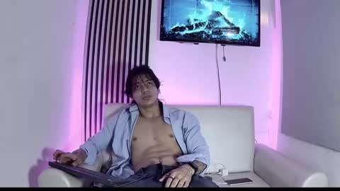 toji lee online show from November 10, 3:11 am