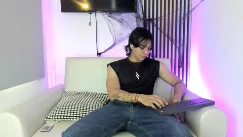 Snapshot of toji_lee chatting on October 26, 8:22 pm toji lee online show from October 26, 8:22 pm