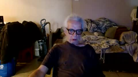 tom112292014 online show from April 15, 8:09 pm