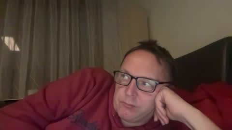 Tom online show from February 15, 6:12 pm