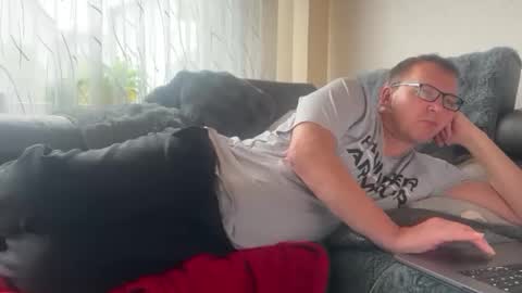 Tom online show from November 16, 1:57 pm