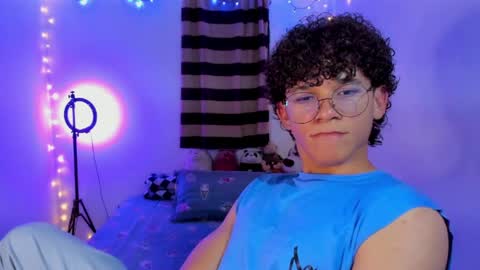 Tom Blue online show from April 8, 12:11 am