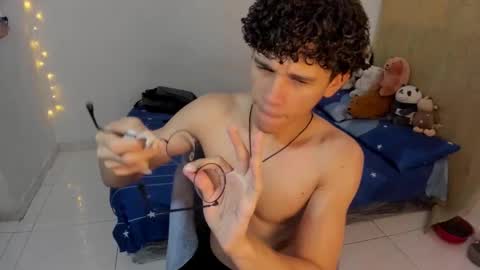 Tom Blue online show from December 15, 12:57 pm