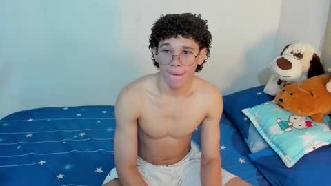 Tom Blue online show from October 17, 1:15 pm