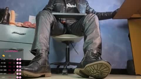 Tom online show from February 5, 1:34 am