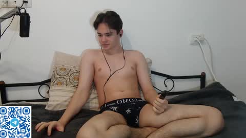 Tom online show from December 15, 8:36 pm