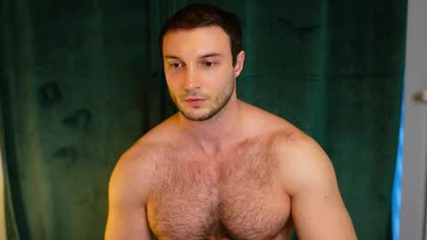 Tom online show from April 7, 4:29 pm