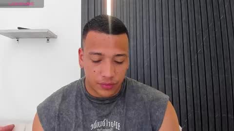 Tom muscle1 online show from September 11, 12:04 pm