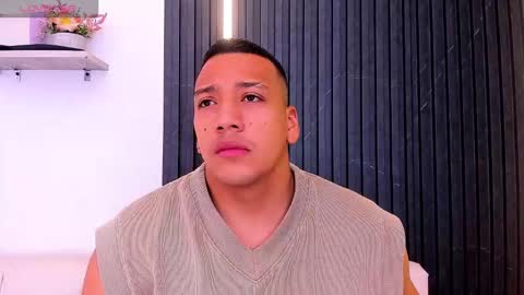 Tom muscle1 online show from October 8, 12:09 pm