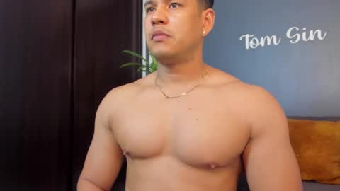 Tom Sin online show from February 17, 8:58 pm