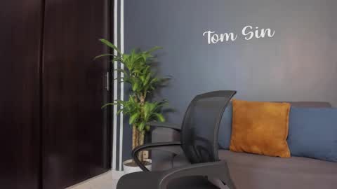 Tom Sin online show from January 14, 6:49 pm