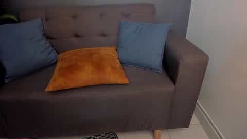 Tom Sin online show from December 6, 6:39 pm