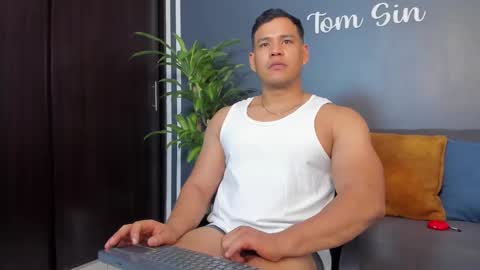 Tom Sin online show from February 21, 10:04 pm