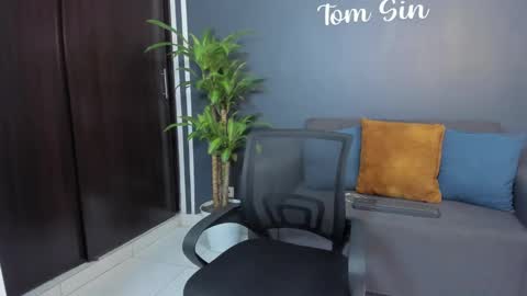 Tom Sin online show from January 30, 1:44 am