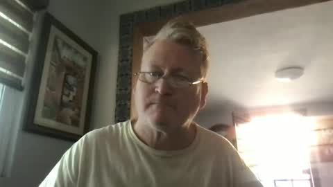 Snapshot of tomascausa chatting on February 13, 4:07 pm Hola online show from February 13, 4:07 pm