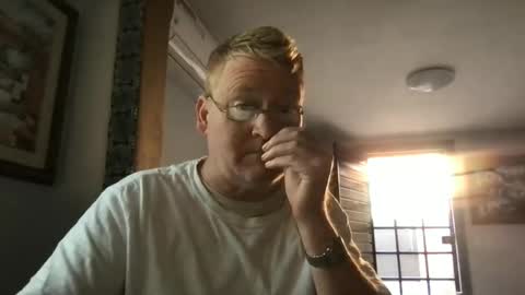 Snapshot of tomascausa chatting on December 30, 3:46 pm Hola online show from December 30, 3:46 pm