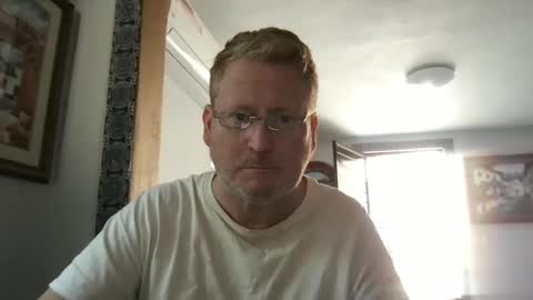 Snapshot of tomascausa chatting on December 6, 6:50 pm Hola online show from December 6, 6:50 pm