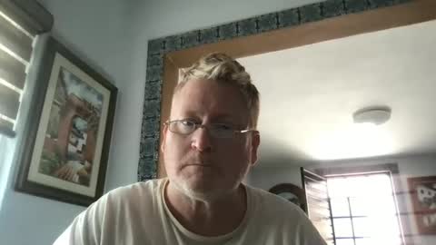 Snapshot of tomascausa chatting on February 11, 9:14 pm Hola online show from February 11, 9:14 pm