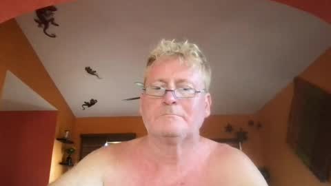 Hola online show from August 1, 1:37 am