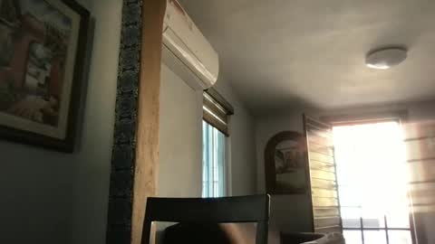 Snapshot of tomascausa chatting on December 31, 5:07 pm Hola online show from December 31, 5:07 pm