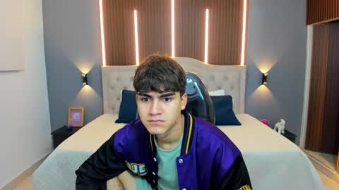 Tommy  online show from November 18, 3:21 am