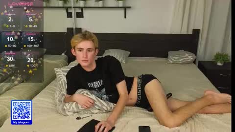 Snapshot of tommy18xxx chatting on October 23, 6:22 pm Tommy online show from October 23, 6:22 pm