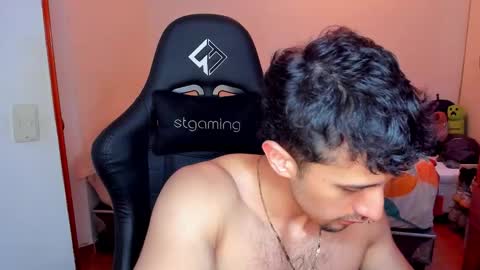 Twitter BreddTommy IG tommy bredd online show from January 13, 10:47 pm